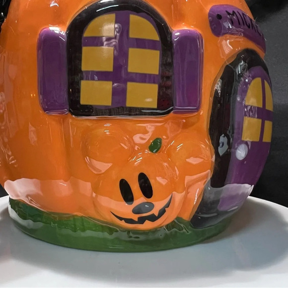 2024 Disney Mickey Mouse Halloween XL Spooky Ceramic Pumpkin Cookie Jar - Picture 7 of 15